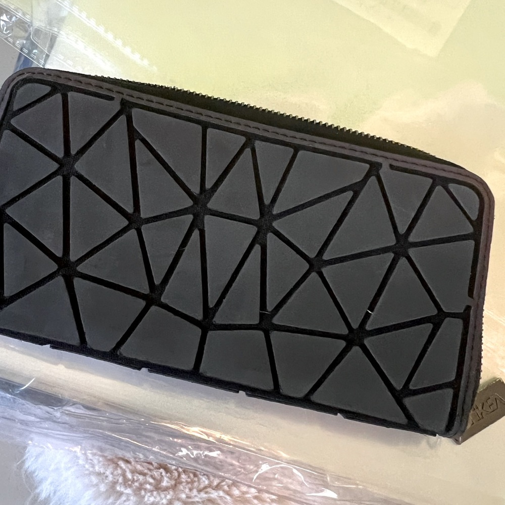 Tikea holographic wallet